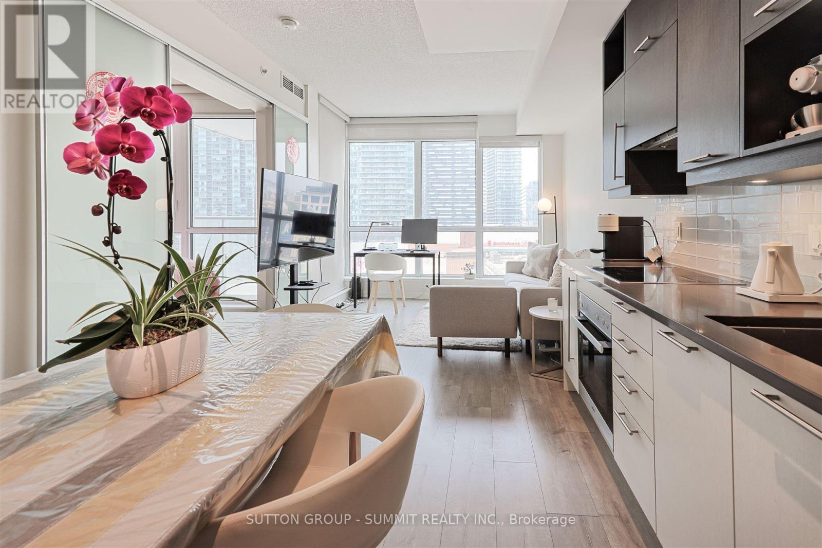 Photo 11 of 1008 30 Nelson Street, Toronto ON