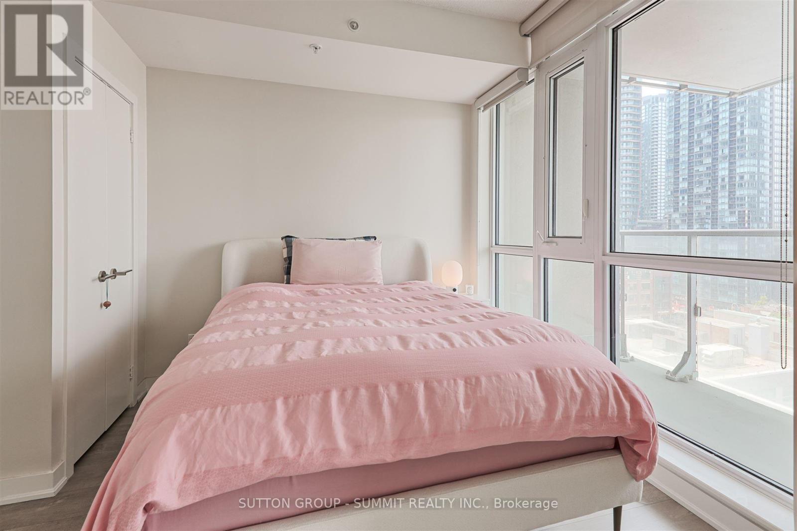 Photo 34 of 1008 30 Nelson Street, Toronto ON