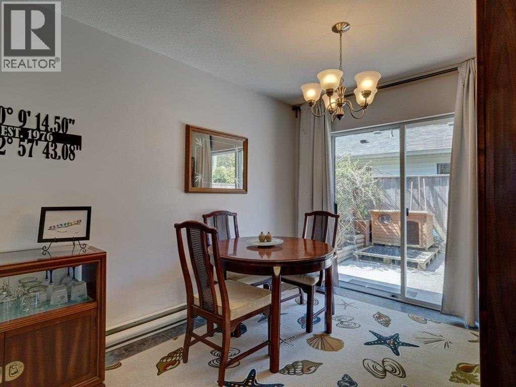 6557 BJORN PLACE, Sechelt