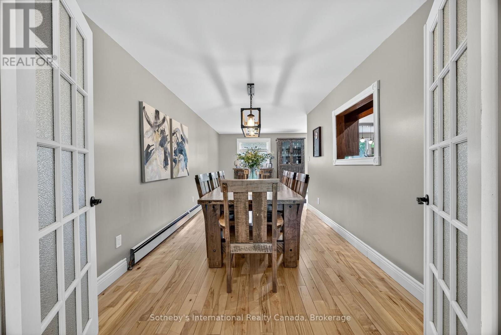 Photo 16 of 79 Caroline Street W, Clearview ON