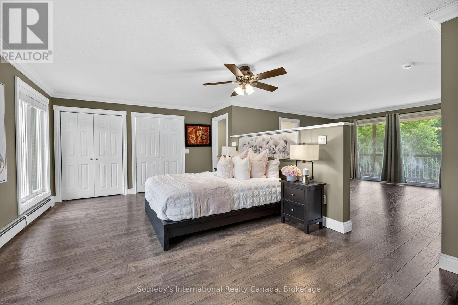 Photo 30 of 79 Caroline Street W, Clearview ON