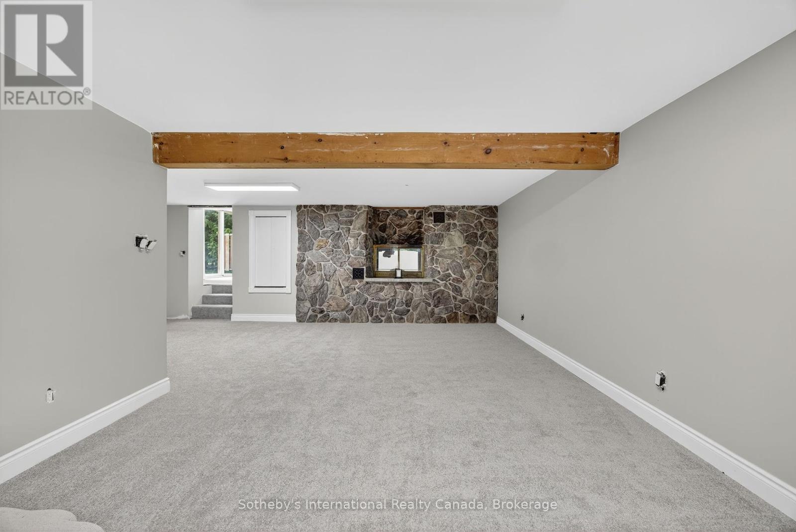 Photo 40 of 79 Caroline Street W, Clearview ON