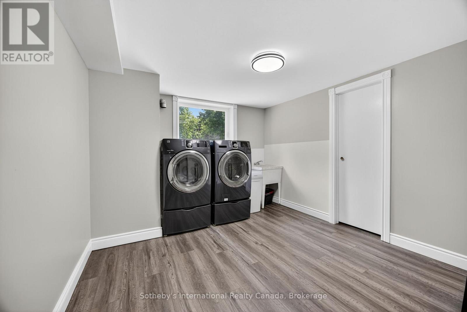 Photo 43 of 79 Caroline Street W, Clearview ON