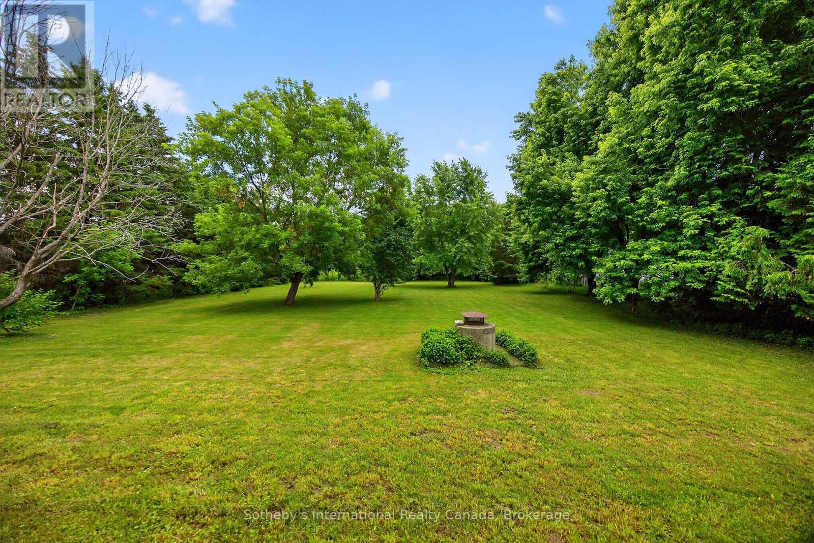 Photo 46 of 79 Caroline Street W, Clearview ON