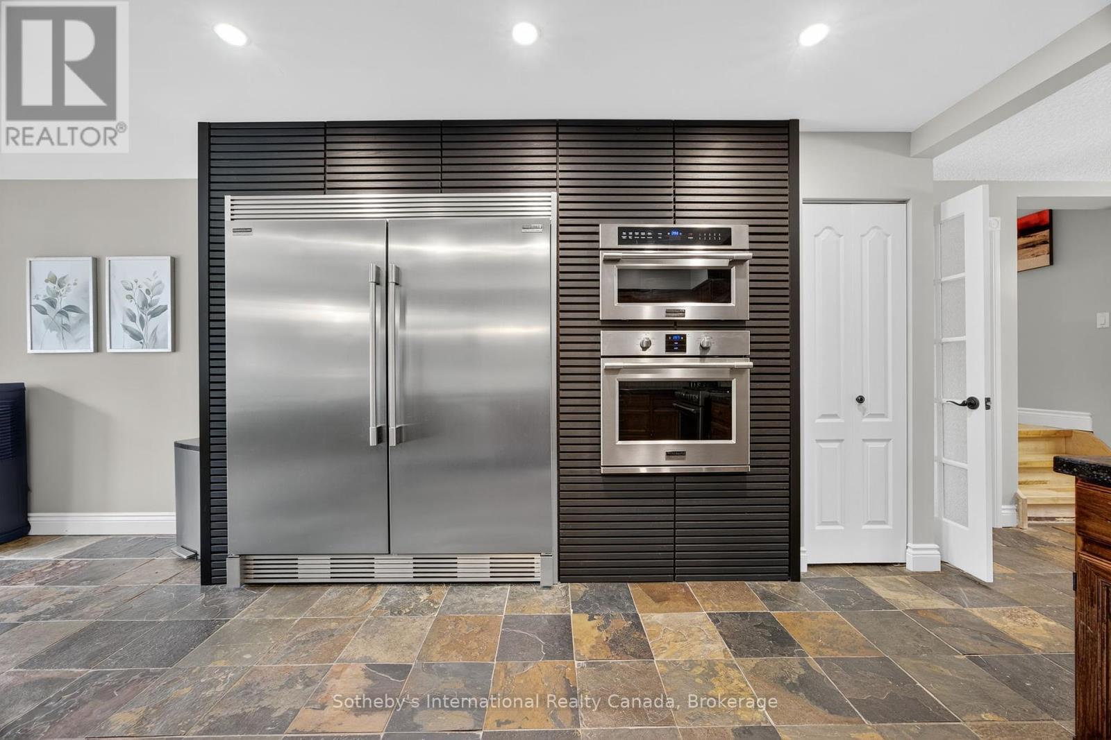 Photo 8 of 79 Caroline Street W, Clearview ON