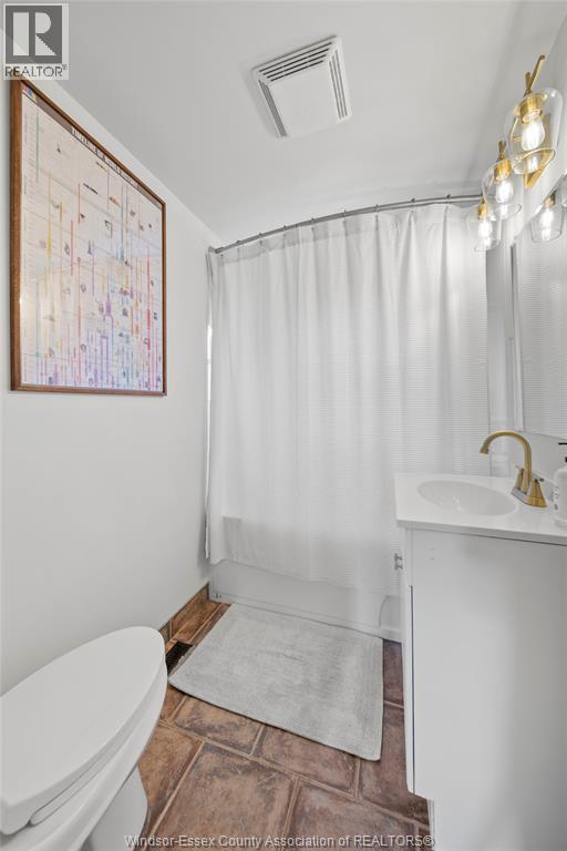 Photo 16 of 1425 Erie Road, Harrow ON