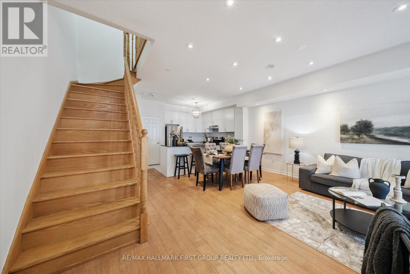 Photo 9 of 5 1060 St Hildas Way, Whitby ON