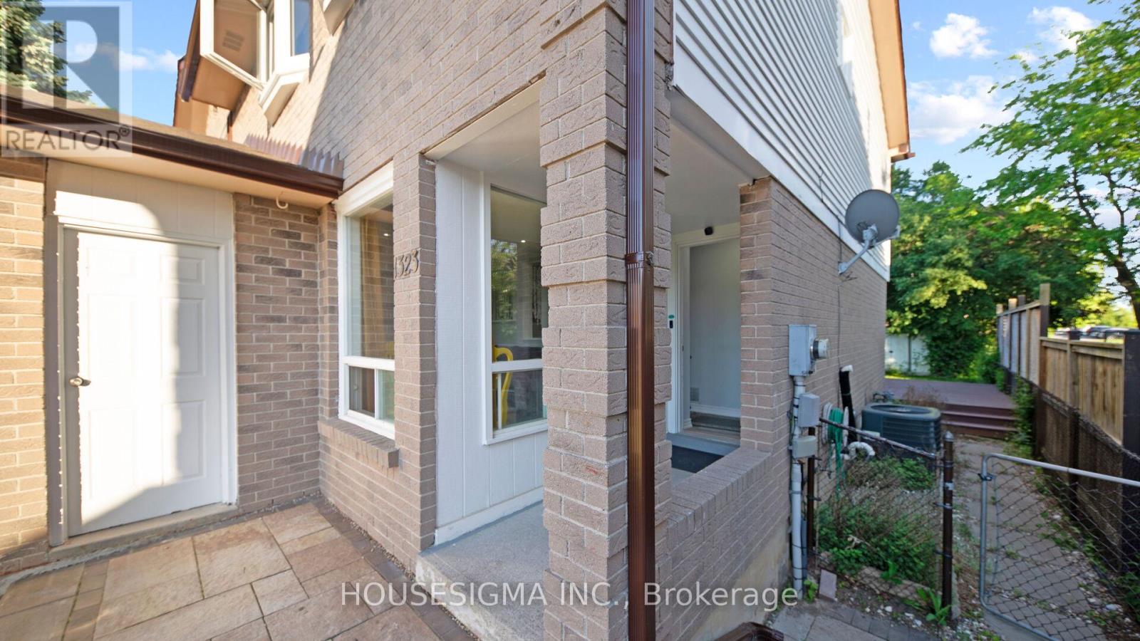 Photo 2 of 1323 Sunningdale Avenue, Oshawa ON