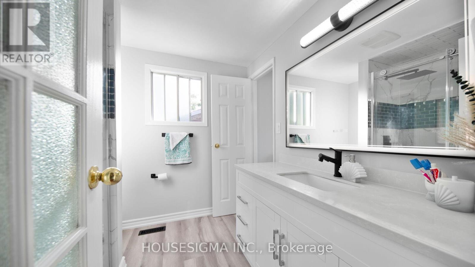 Photo 3 of 1323 Sunningdale Avenue, Oshawa ON