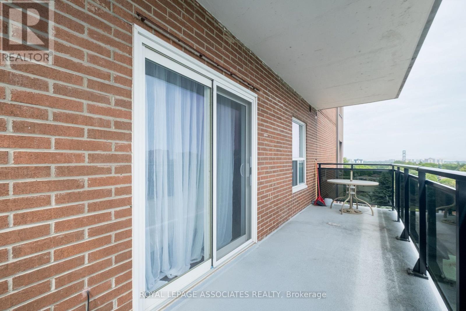 Photo 7 of 705 855 Kennedy Road, Toronto ON