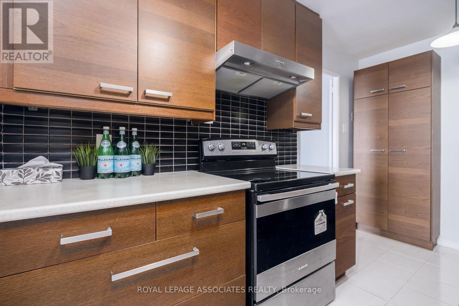 Photo 43 of 705 855 Kennedy Road, Toronto ON