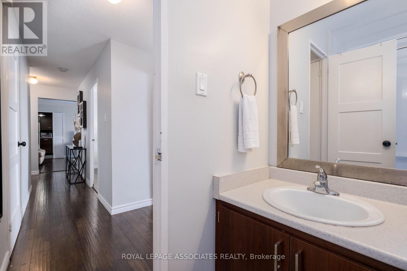 Photo 32 of 705 855 Kennedy Road, Toronto ON