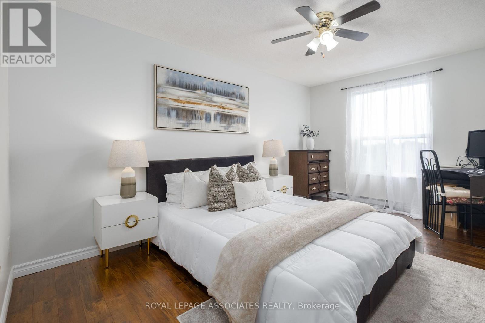 Photo 33 of 705 855 Kennedy Road, Toronto ON