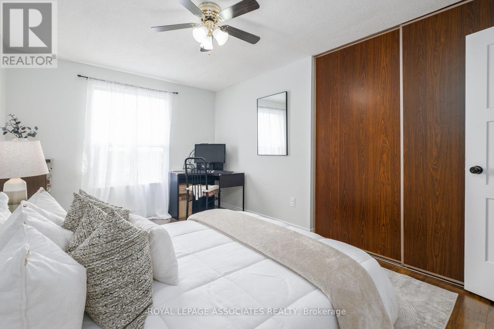 Photo 34 of 705 855 Kennedy Road, Toronto ON