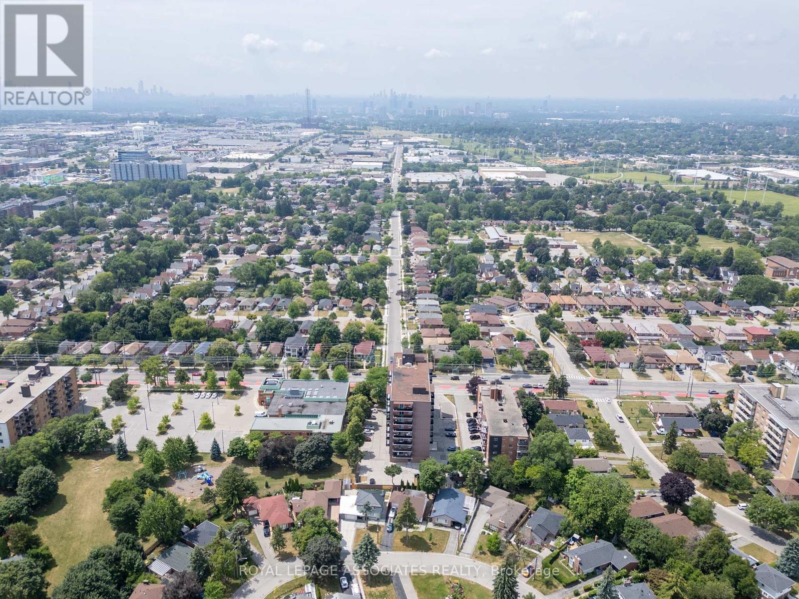 Photo 18 of 705 855 Kennedy Road, Toronto ON