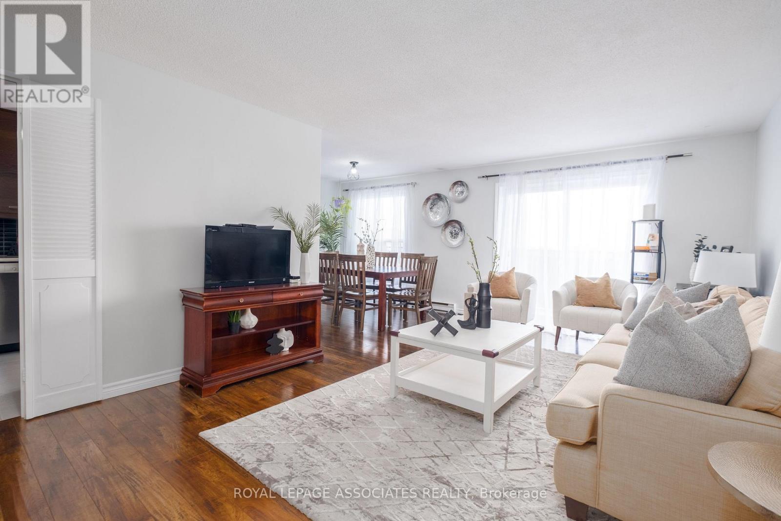 Photo 24 of 705 855 Kennedy Road, Toronto ON