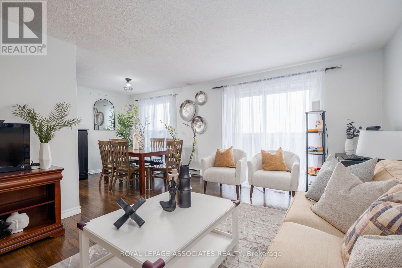 Photo 12 of 705 855 Kennedy Road, Toronto ON