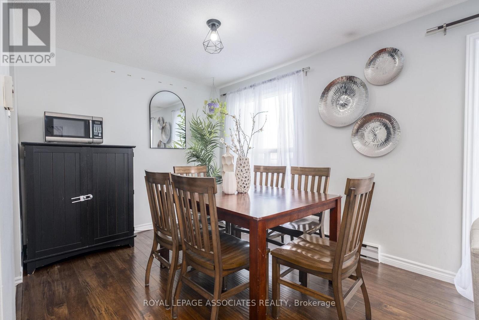Photo 4 of 705 855 Kennedy Road, Toronto ON