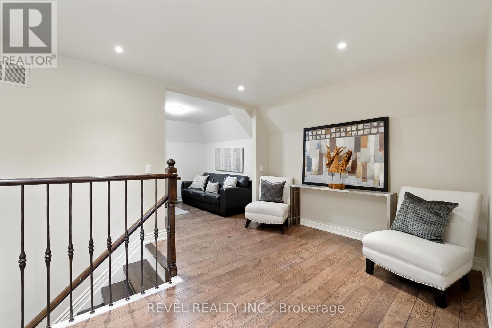 Photo 4 of 208 Carmichael Avenue, Toronto ON