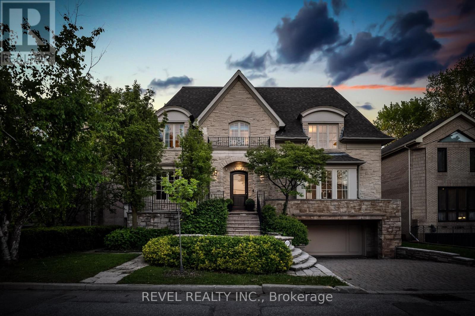 Photo 23 of 208 Carmichael Avenue, Toronto ON