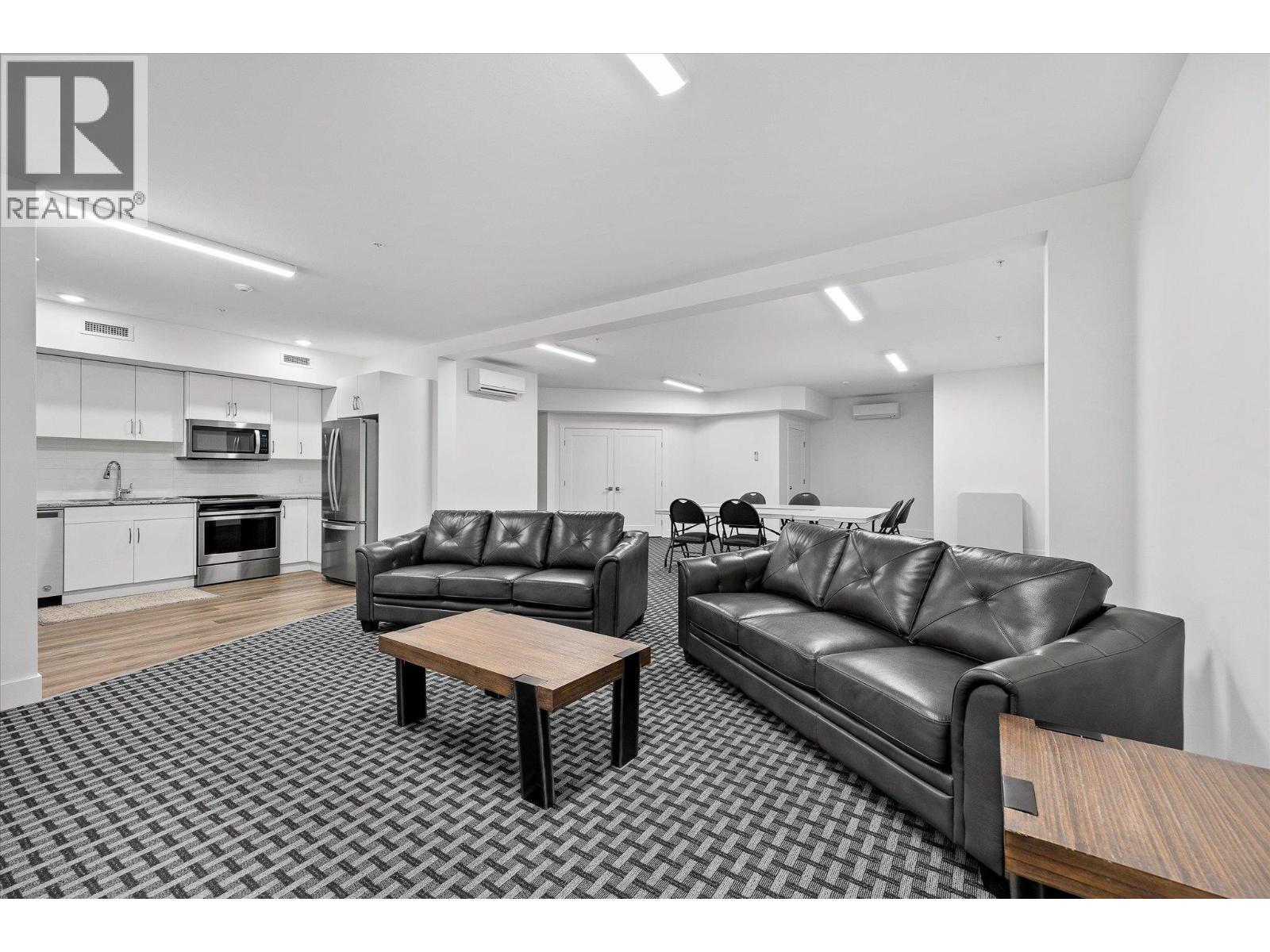 216 3090 Burtch Road, Kelowna