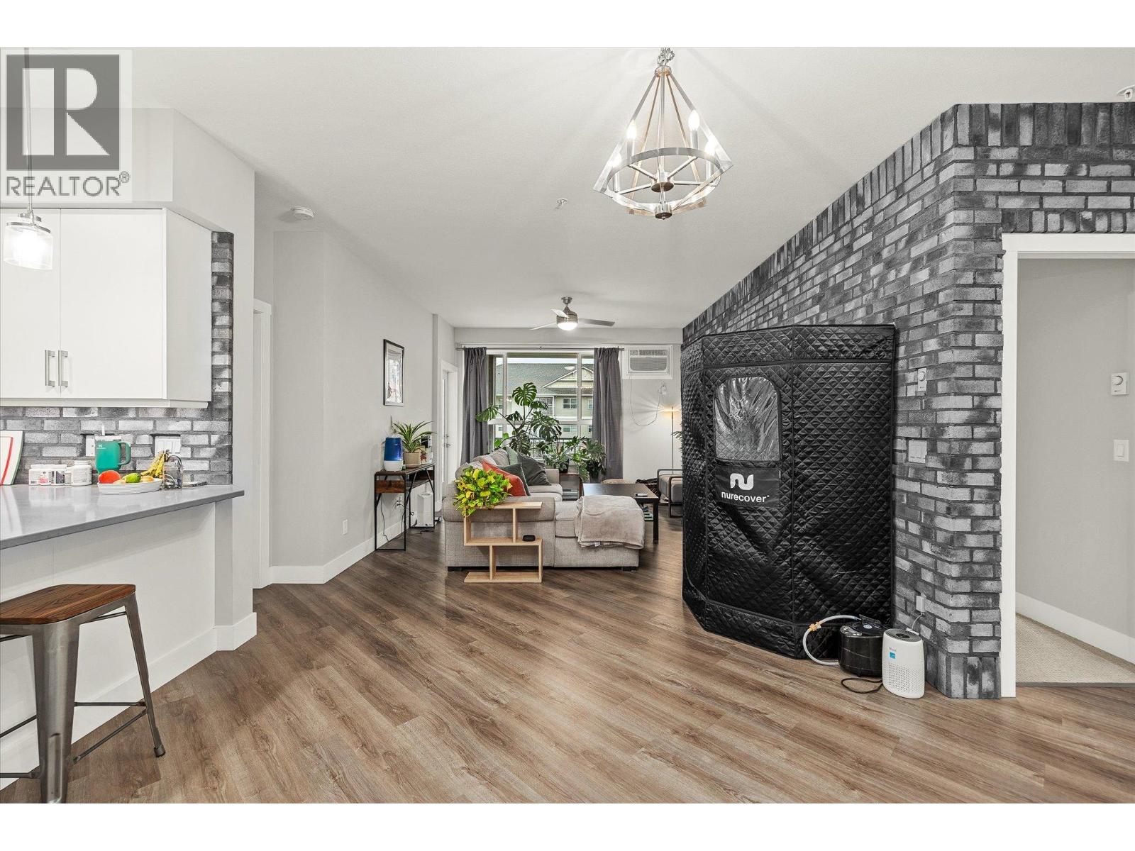 216 3090 Burtch Road, Kelowna
