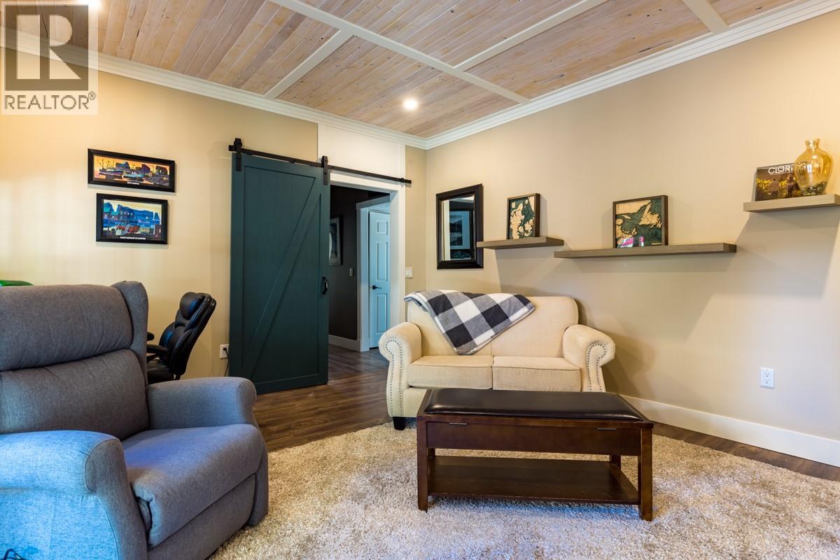 205 Peregrine Court, Osoyoos