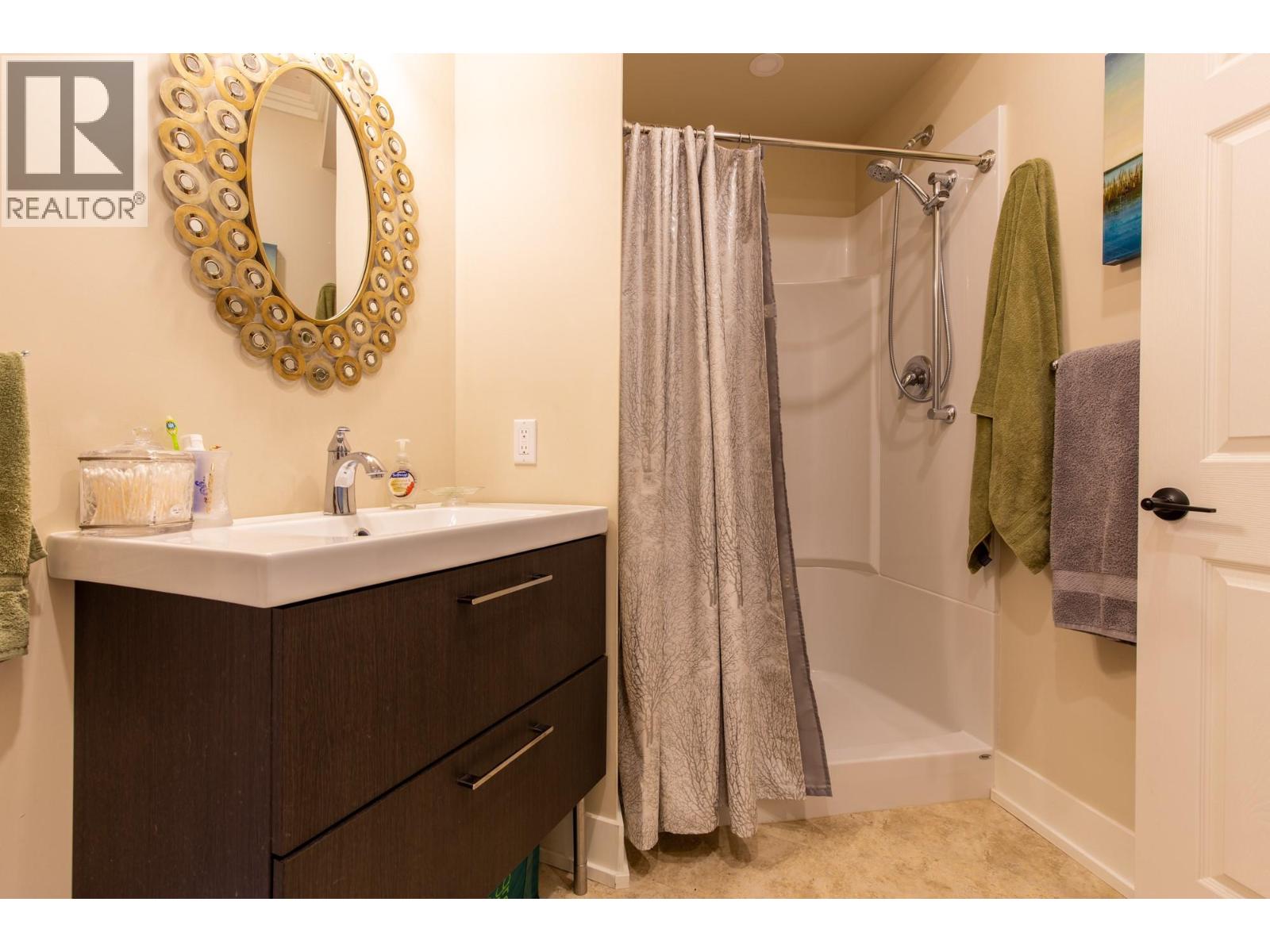 205 Peregrine Court, Osoyoos