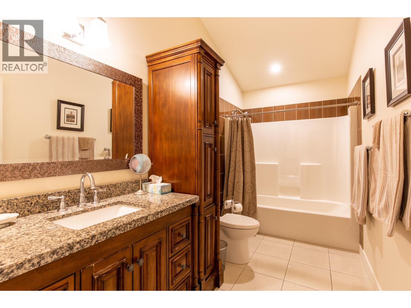 205 Peregrine Court, Osoyoos