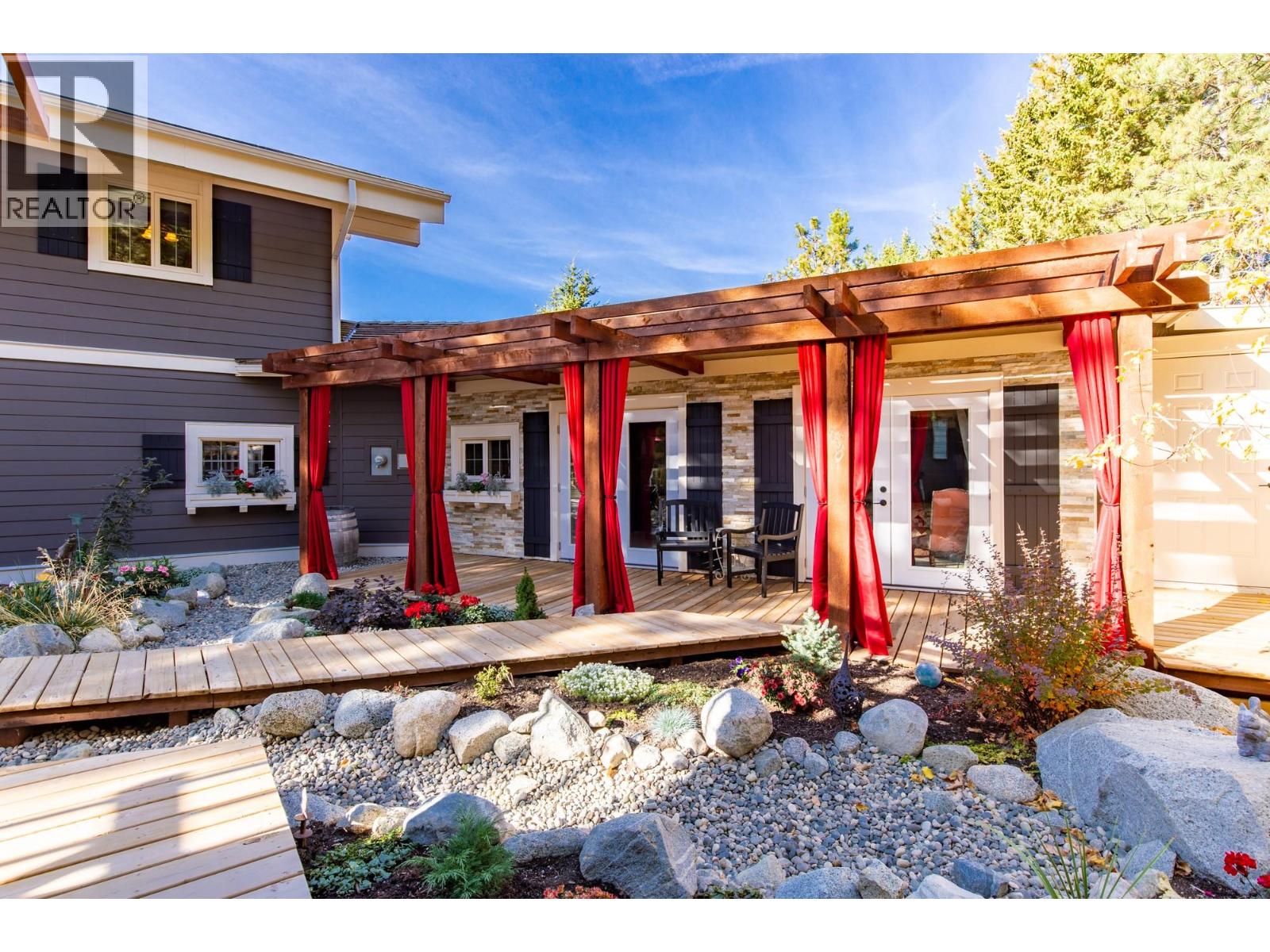 205 Peregrine Court, Osoyoos