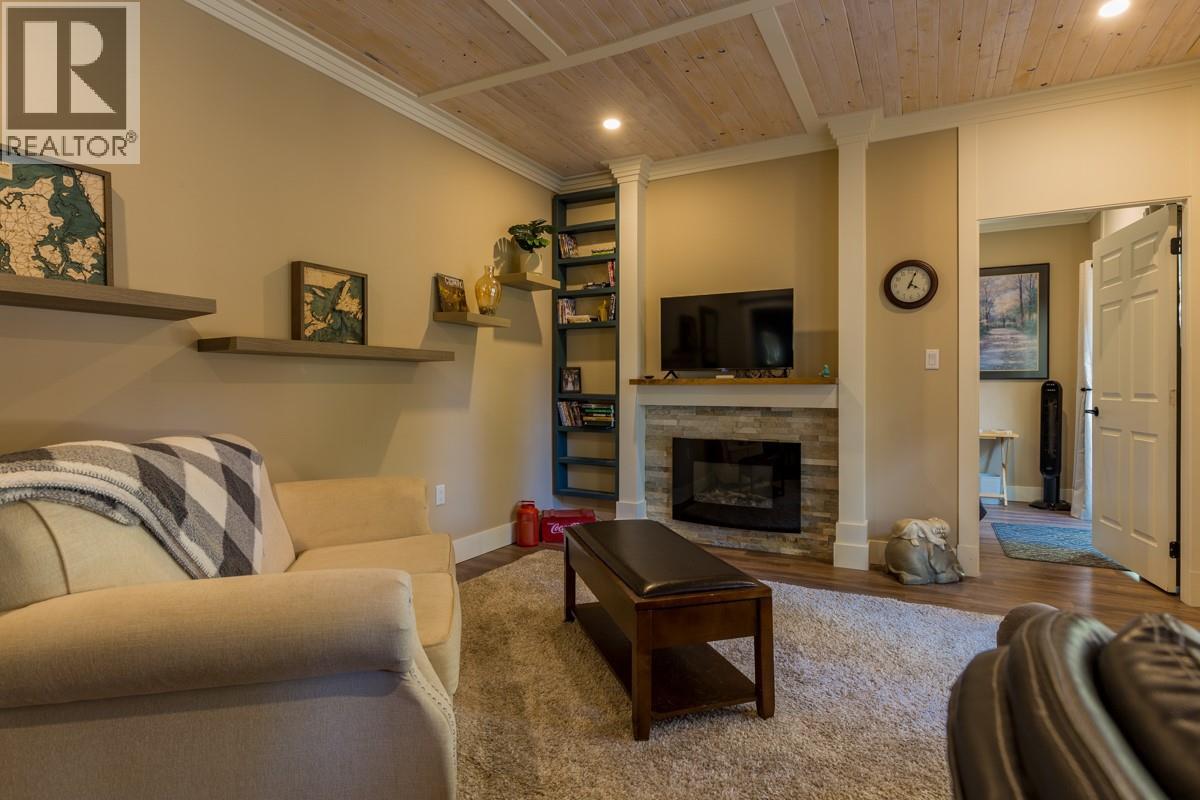 205 Peregrine Court, Osoyoos