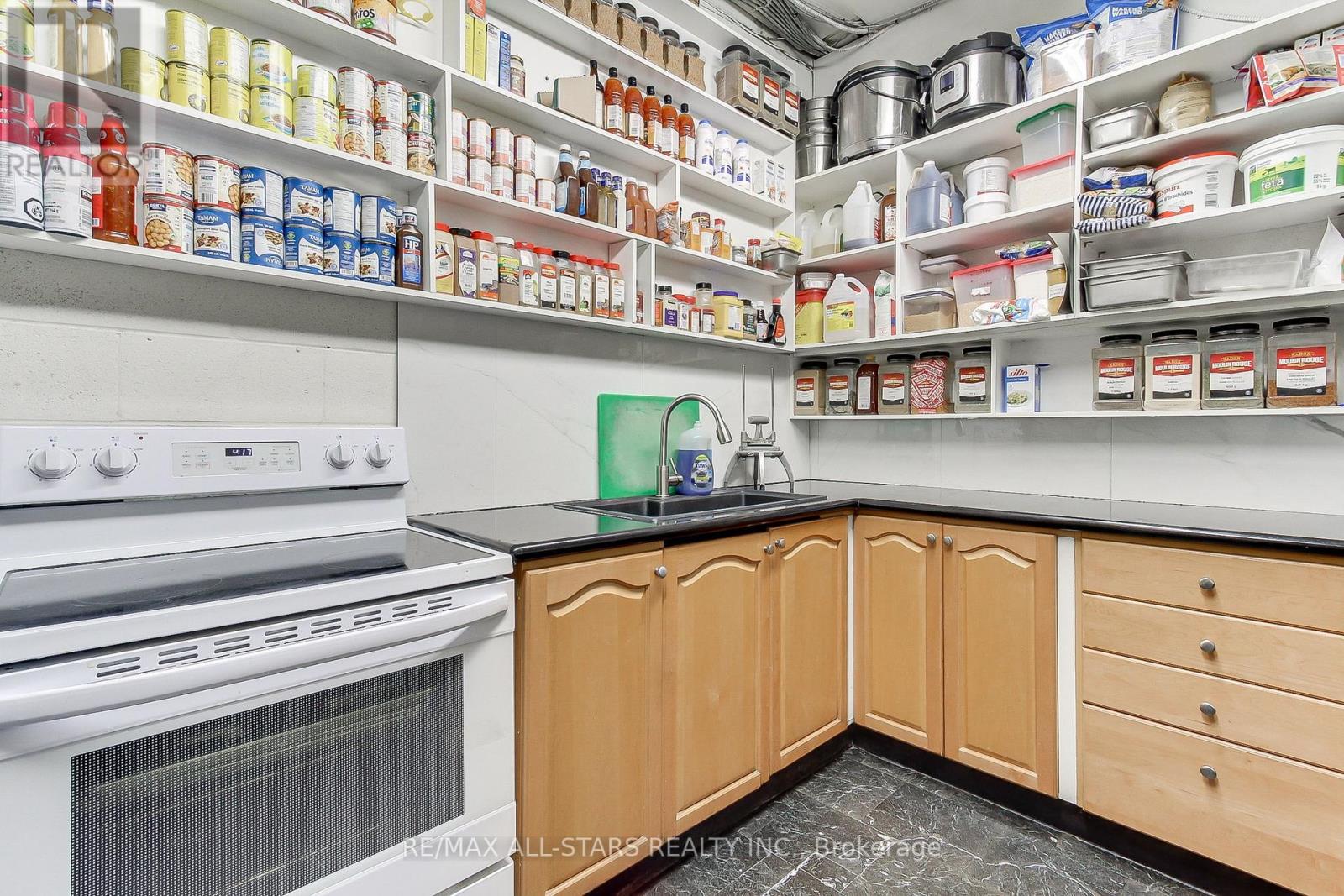 Photo 27 of 1 320 Harry Walker Parkway, Newmarket ON