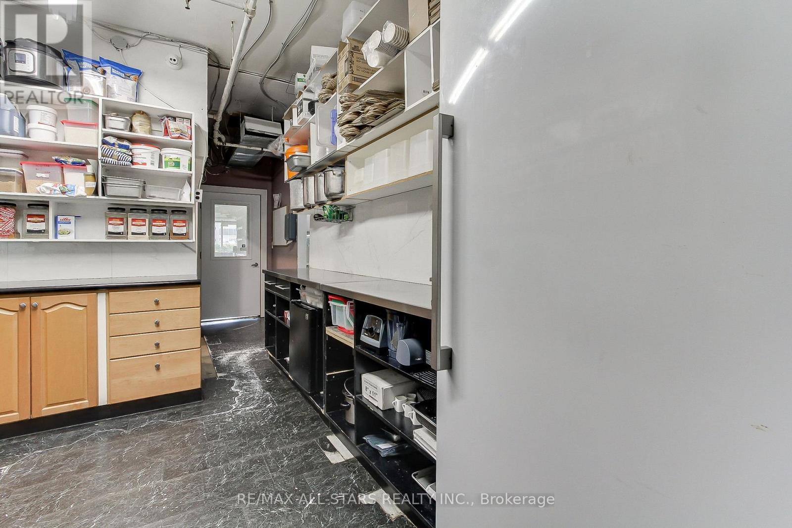 Photo 7 of 1 320 Harry Walker Parkway, Newmarket ON