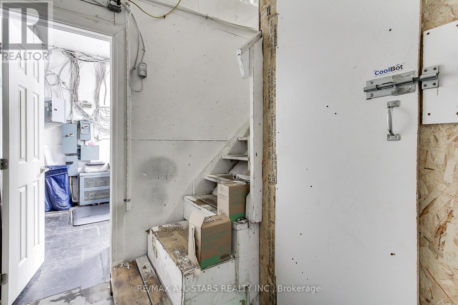 Photo 20 of 1 320 Harry Walker Parkway, Newmarket ON