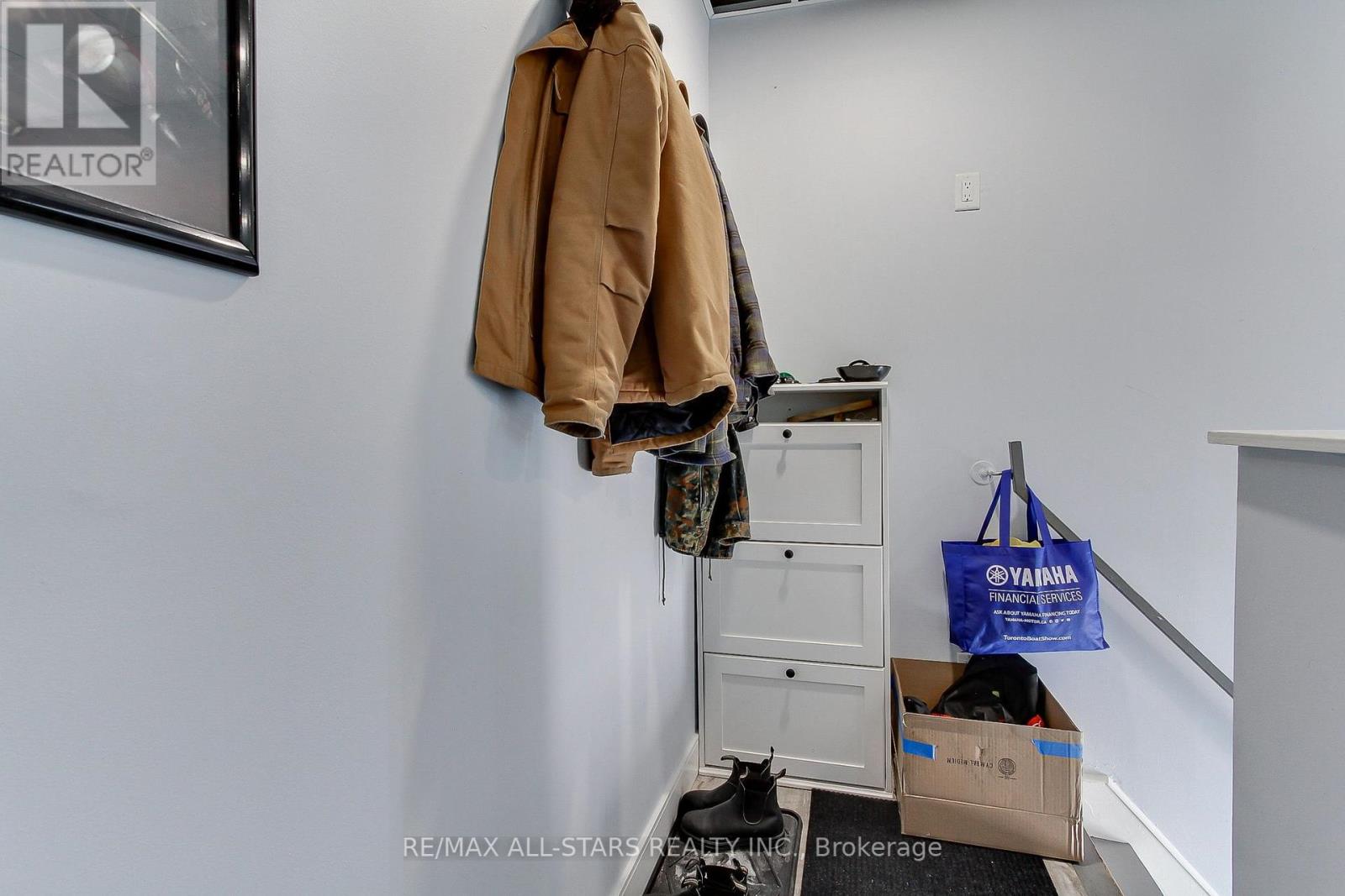 Photo 17 of 1 320 Harry Walker Parkway, Newmarket ON