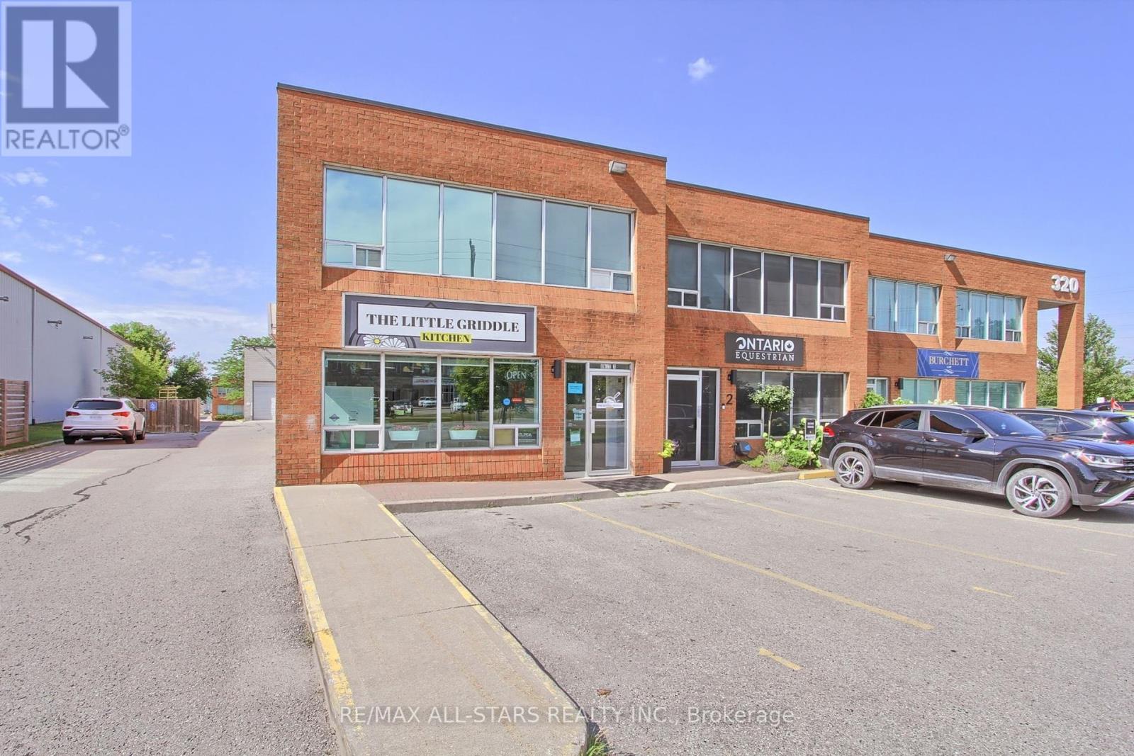 Photo 11 of 1 320 Harry Walker Parkway, Newmarket ON