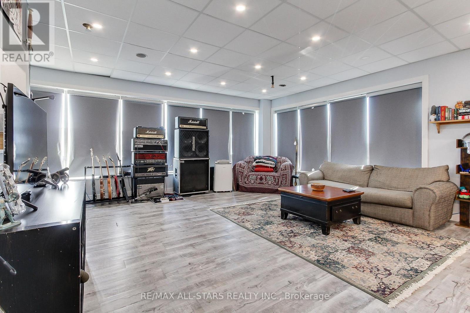 Photo 3 of 1 320 Harry Walker Parkway, Newmarket ON
