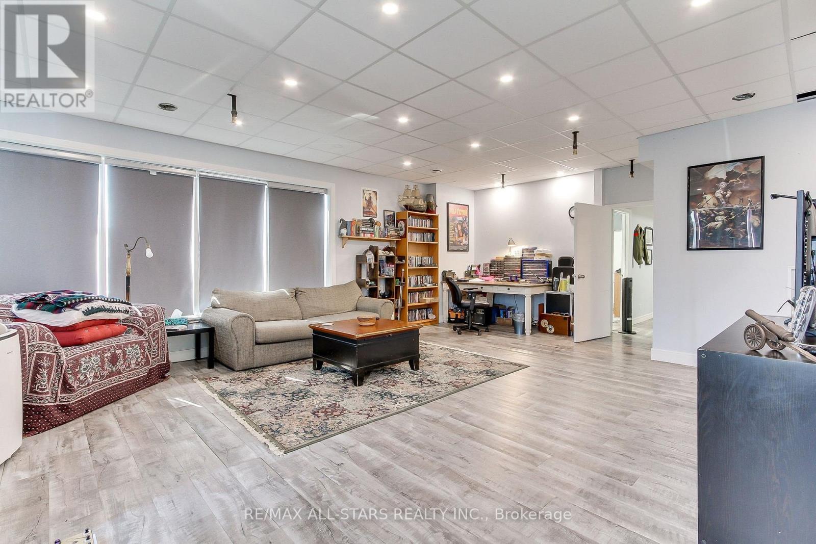 Photo 15 of 1 320 Harry Walker Parkway, Newmarket ON