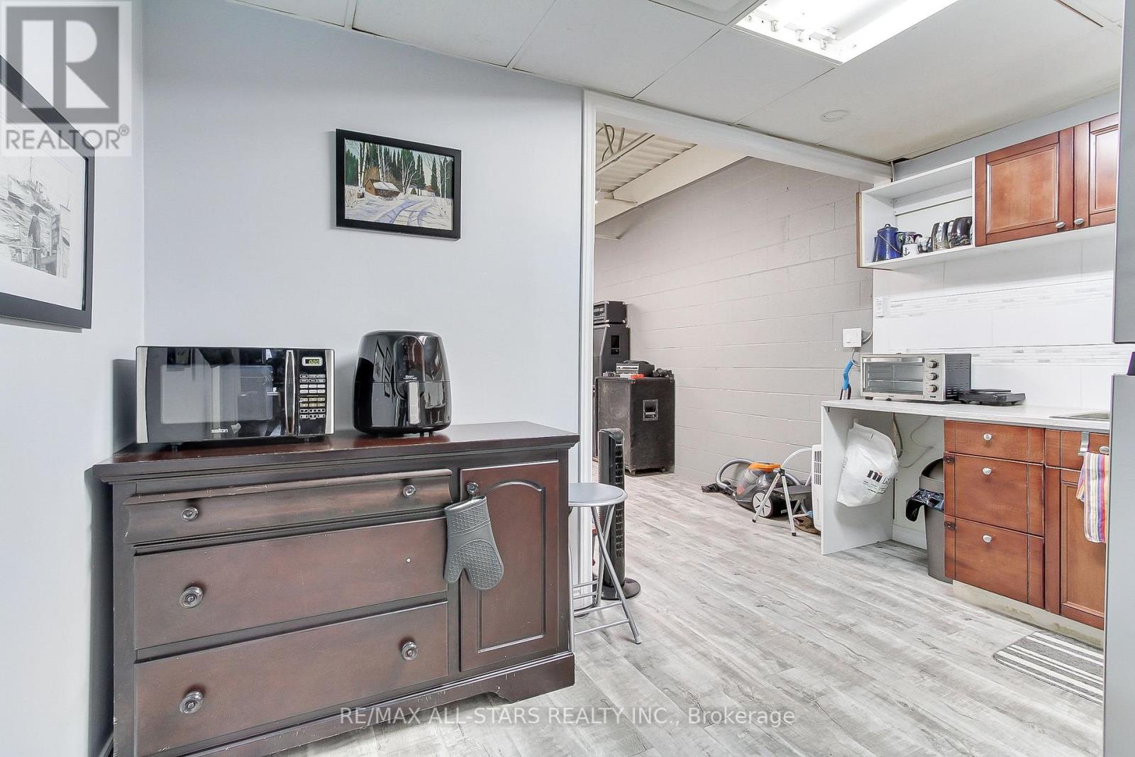 Photo 32 of 1 320 Harry Walker Parkway, Newmarket ON