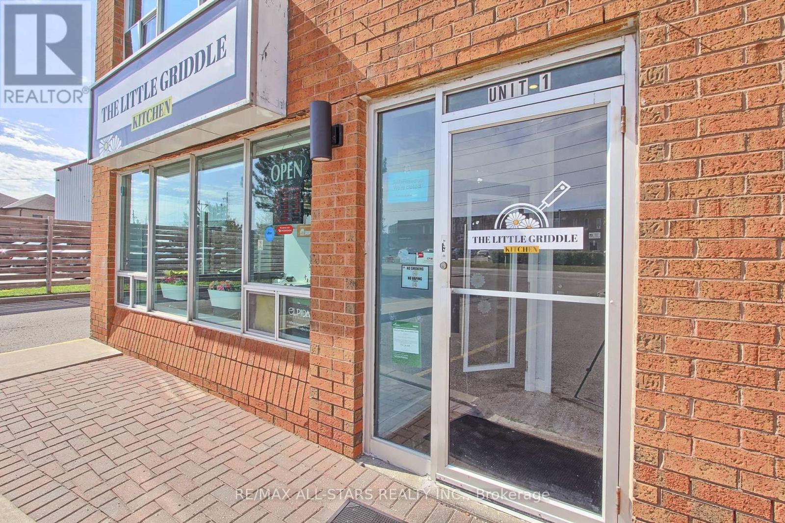 Photo 25 of 1 320 Harry Walker Parkway, Newmarket ON