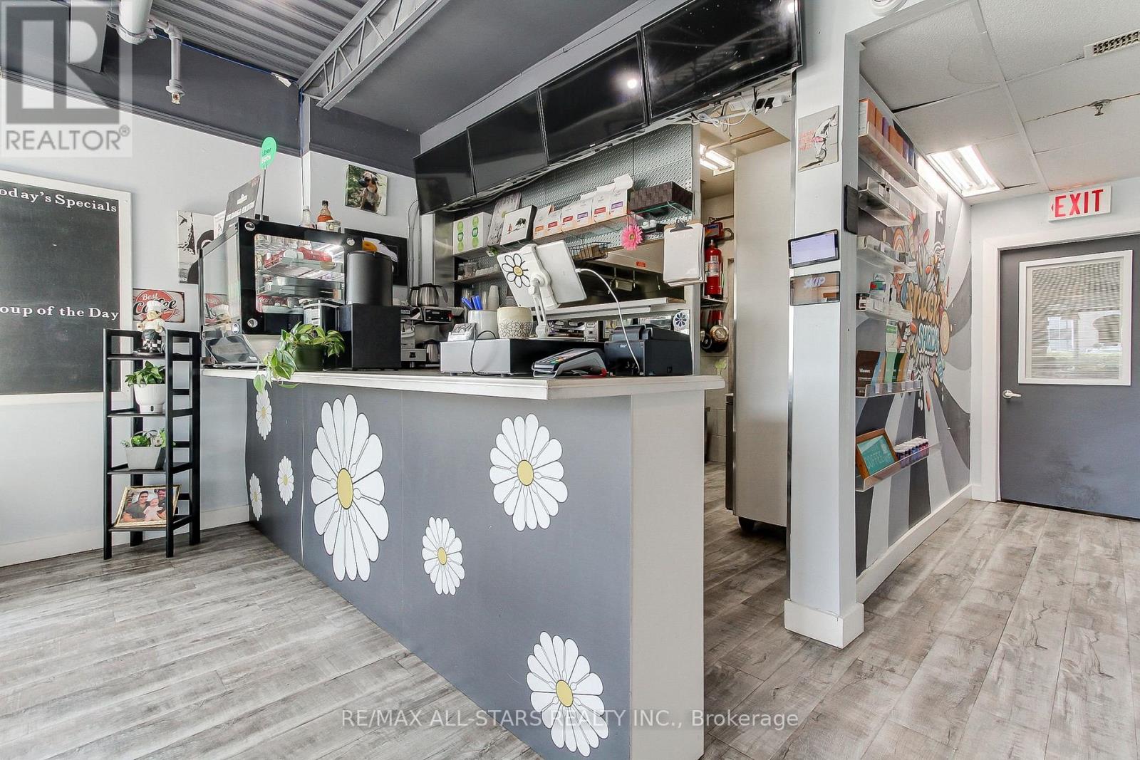 Photo 26 of 1 320 Harry Walker Parkway, Newmarket ON