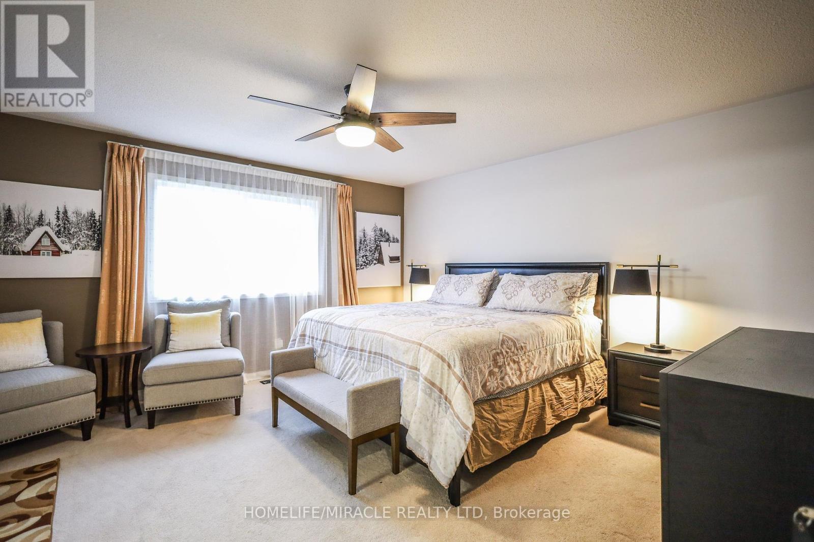 Photo 3 of 73 Andriana Crescent, Markham ON