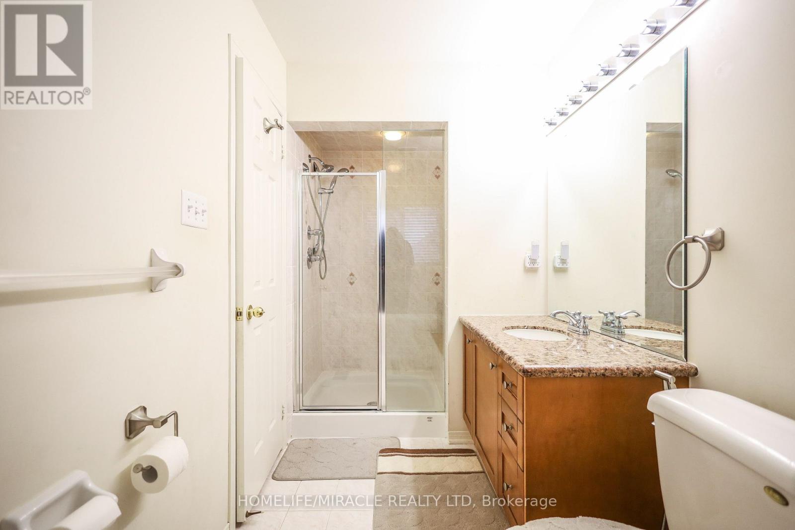 Photo 4 of 73 Andriana Crescent, Markham ON