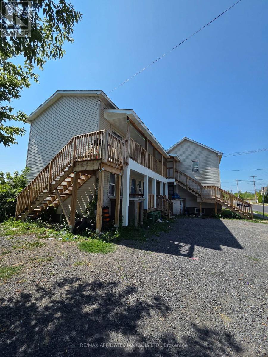Photo 3 of 501 Fifth Street W, Cornwall ON