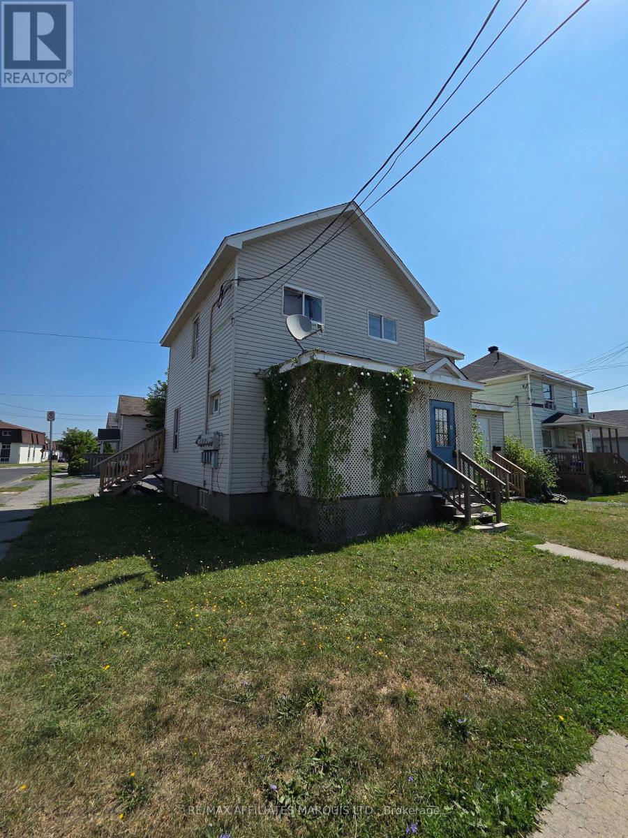 Photo 4 of 501 Fifth Street W, Cornwall ON