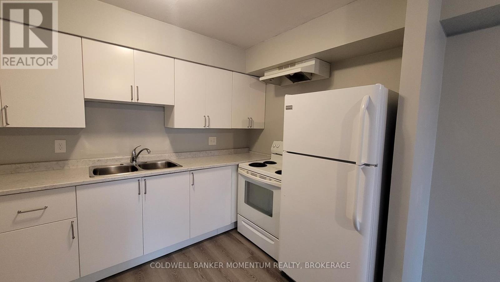 Photo 27 of 3352 Lake Shore Boulevard W, Toronto ON