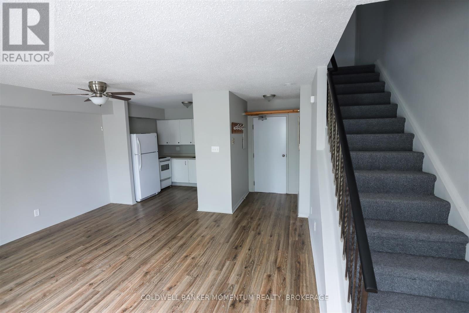 Photo 21 of 3352 Lake Shore Boulevard W, Toronto ON