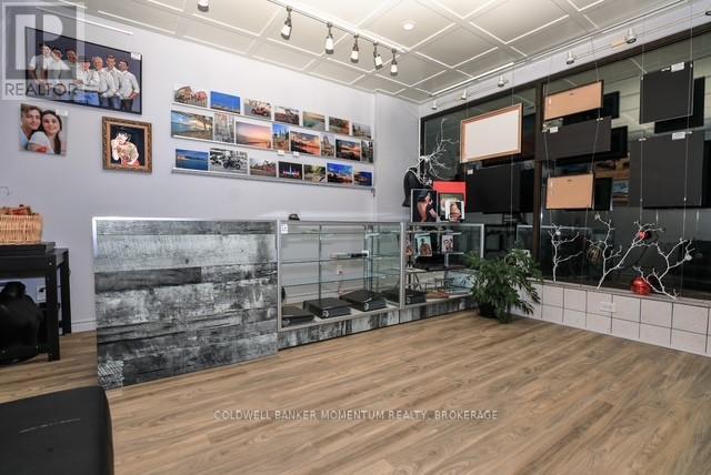 Photo 2 of 3352 Lake Shore Boulevard W, Toronto ON