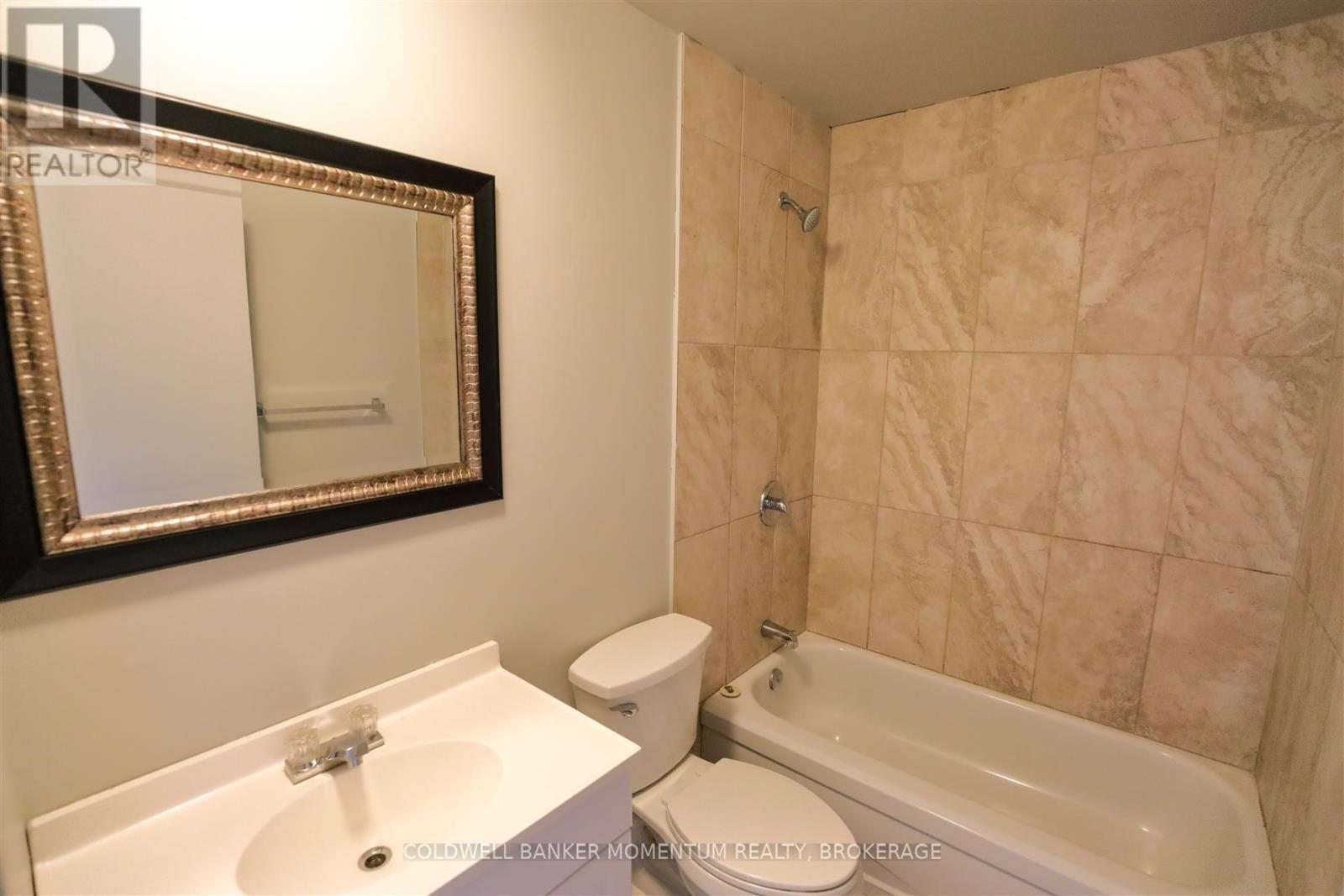 Photo 25 of 3352 Lake Shore Boulevard W, Toronto ON