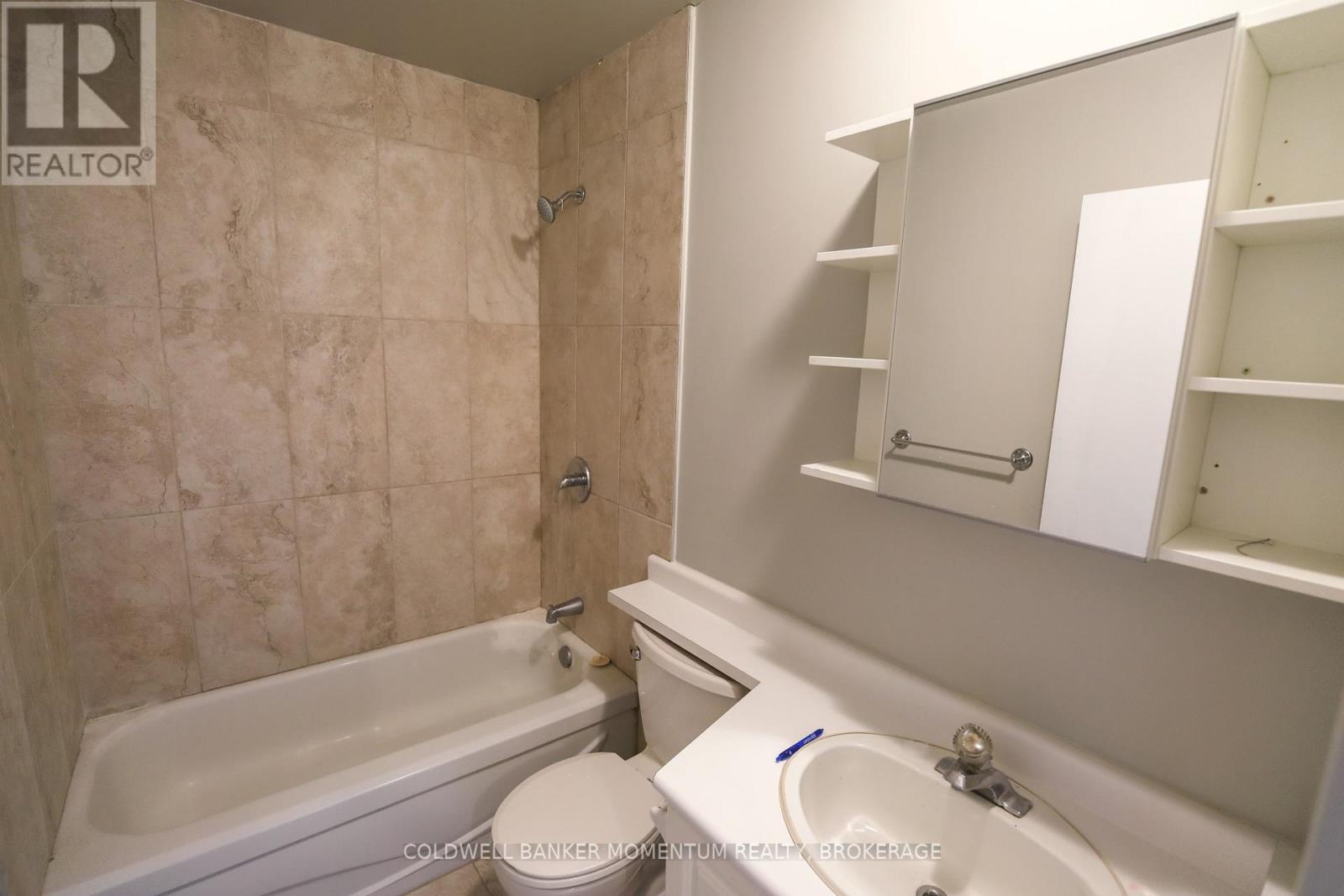 Photo 10 of 3352 Lake Shore Boulevard W, Toronto ON